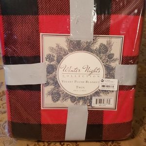 Wildon Home Nights Plush Twin Blanket